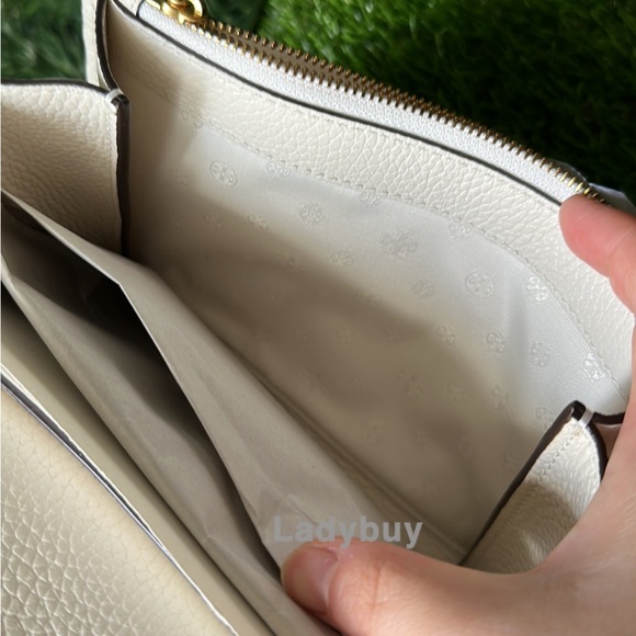 Tory Burch Bags Nwttory Burch Britten Chain Wallet Crossbodybag In